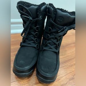 Winter boots brand is timberland condition good lightly used